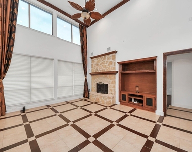 1807 Ravenel Lane - Photo Thumbnail 20