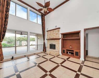 1807 Ravenel Lane - Photo Thumbnail 7