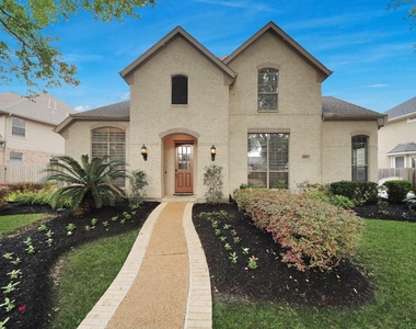 1807 Ravenel Lane - Photo Thumbnail 1