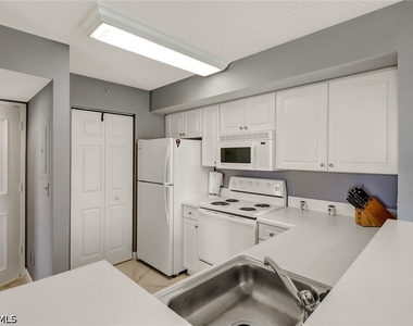 1265 Wildwood Lakes Boulevard - Photo Thumbnail 3
