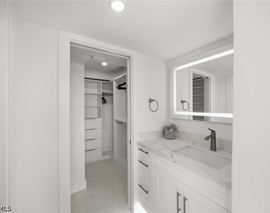 10475 Gulf Shore Drive - Photo Thumbnail 14