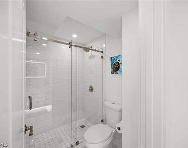 10475 Gulf Shore Drive - Photo Thumbnail 15
