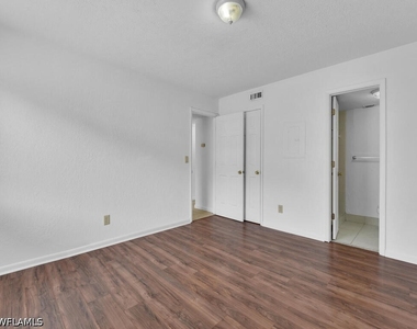 4617 Bayshore Drive - Photo Thumbnail 11