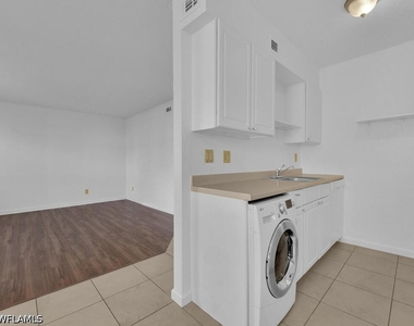4617 Bayshore Drive - Photo Thumbnail 5