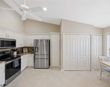 9030 Spring Run Boulevard - Photo Thumbnail 10
