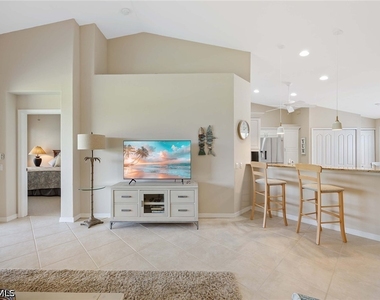 9030 Spring Run Boulevard - Photo Thumbnail 7