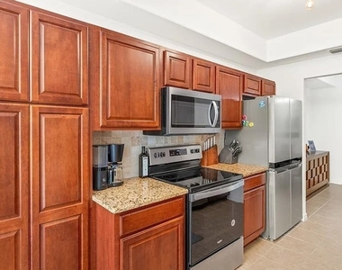 1315 Henley Street - Photo Thumbnail 19