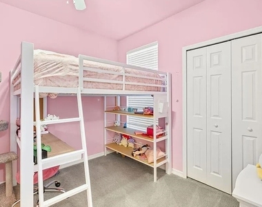 1315 Henley Street - Photo Thumbnail 13