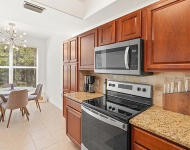 1315 Henley Street - Photo Thumbnail 20