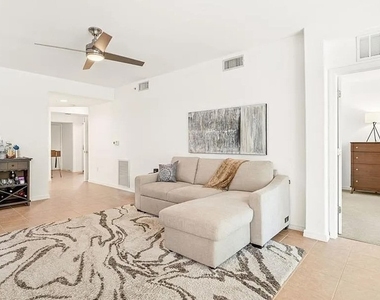 1315 Henley Street - Photo Thumbnail 5