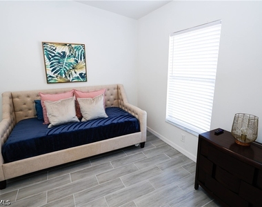 650 103rd Avenue N - Photo Thumbnail 8