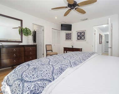 768 96th Avenue N - Photo Thumbnail 16