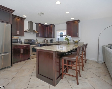 768 96th Avenue N - Photo Thumbnail 8