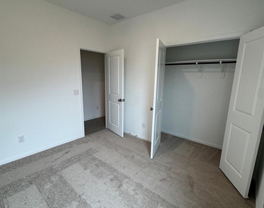 13579 Myrtle Gardens Boulevard - Photo Thumbnail 10
