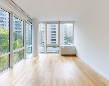 808 Columbus Ave - Photo Thumbnail 2