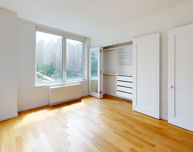 808 Columbus Ave - Photo Thumbnail 3