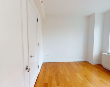 805 Columbus Ave - Photo Thumbnail 3