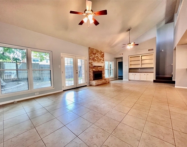 11407 Briar Rose Drive - Photo Thumbnail 13