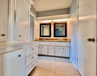 11407 Briar Rose Drive - Photo Thumbnail 20