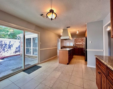 11407 Briar Rose Drive - Photo Thumbnail 10