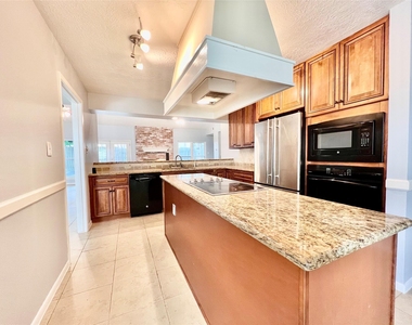 11407 Briar Rose Drive - Photo Thumbnail 12