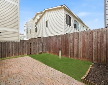 2323 Sperber Lane - Photo Thumbnail 35