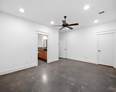 2323 Sperber Lane - Photo Thumbnail 11