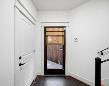 2323 Sperber Lane - Photo Thumbnail 6