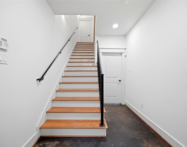 2323 Sperber Lane - Photo Thumbnail 7