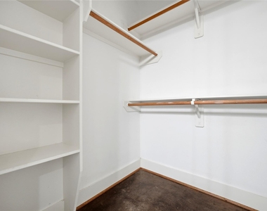 2323 Sperber Lane - Photo Thumbnail 16