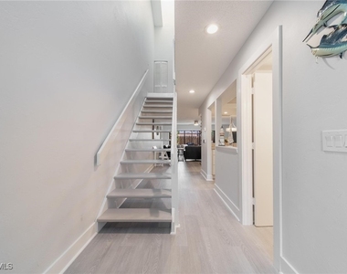 820 Meadowland Drive - Photo Thumbnail 13
