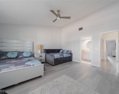 820 Meadowland Drive - Photo Thumbnail 6