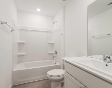 15211 Abella Drive - Photo Thumbnail 13