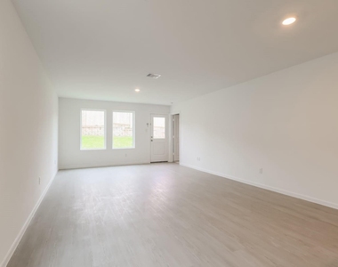 15211 Abella Drive - Photo Thumbnail 3