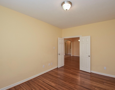 25203 Oak Villa Drive - Photo Thumbnail 14