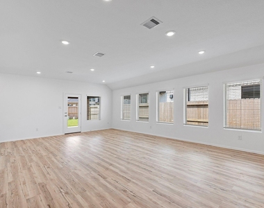 31546 Beacon Cove Trail - Photo Thumbnail 10