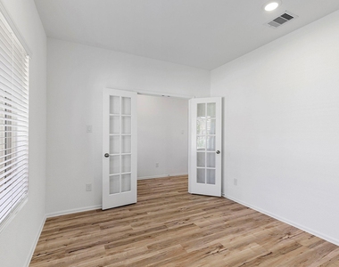 31546 Beacon Cove Trail - Photo Thumbnail 2