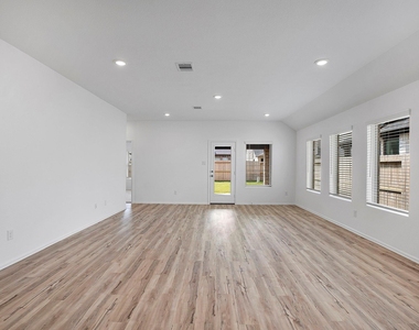 31546 Beacon Cove Trail - Photo Thumbnail 15
