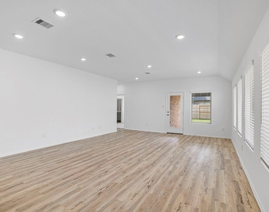 31546 Beacon Cove Trail - Photo Thumbnail 11