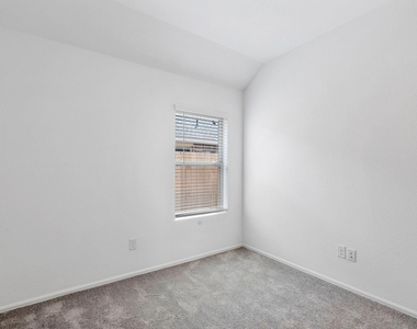 31546 Beacon Cove Trail - Photo Thumbnail 34