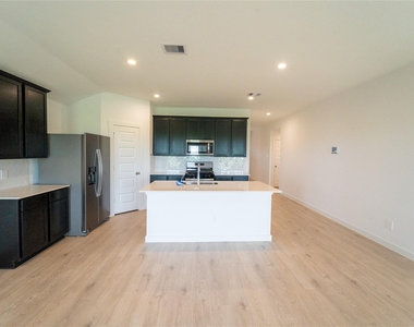 3827 Pierce Place Lane - Photo Thumbnail 4