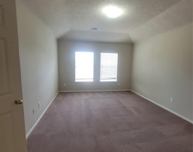 3110 Clover Ranch Circle - Photo Thumbnail 16