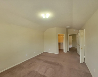 3110 Clover Ranch Circle - Photo Thumbnail 17