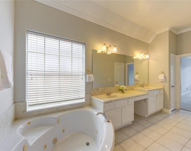 14007 Briar Heath Drive - Photo Thumbnail 13