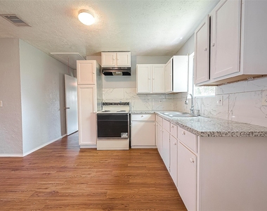 4810 Carmen Street - Photo Thumbnail 10