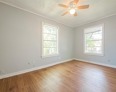 4810 Carmen Street - Photo Thumbnail 4