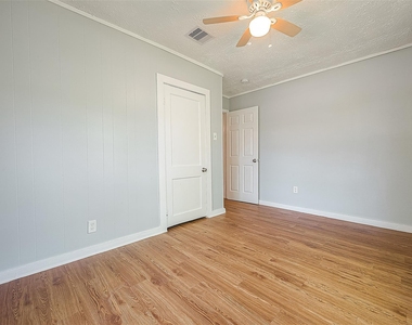 4810 Carmen Street - Photo Thumbnail 20