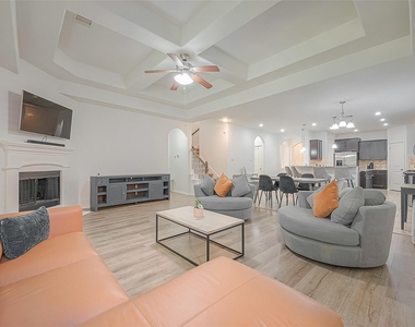 8722 Adrienne Drive - Photo Thumbnail 19