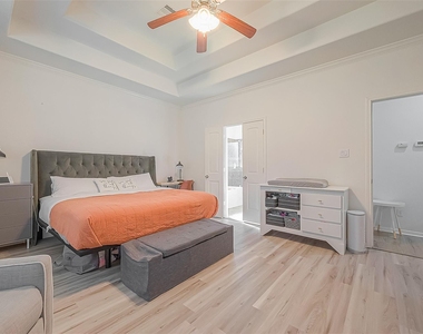8722 Adrienne Drive - Photo Thumbnail 24