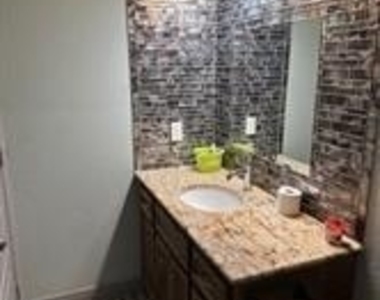 6505 Frisco Street - Photo Thumbnail 8